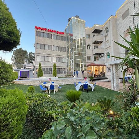 Al Farooq Hotel Apartments Амман Екстер'єр фото