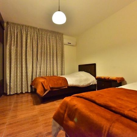 Al Farooq Hotel Apartments Амман Екстер'єр фото