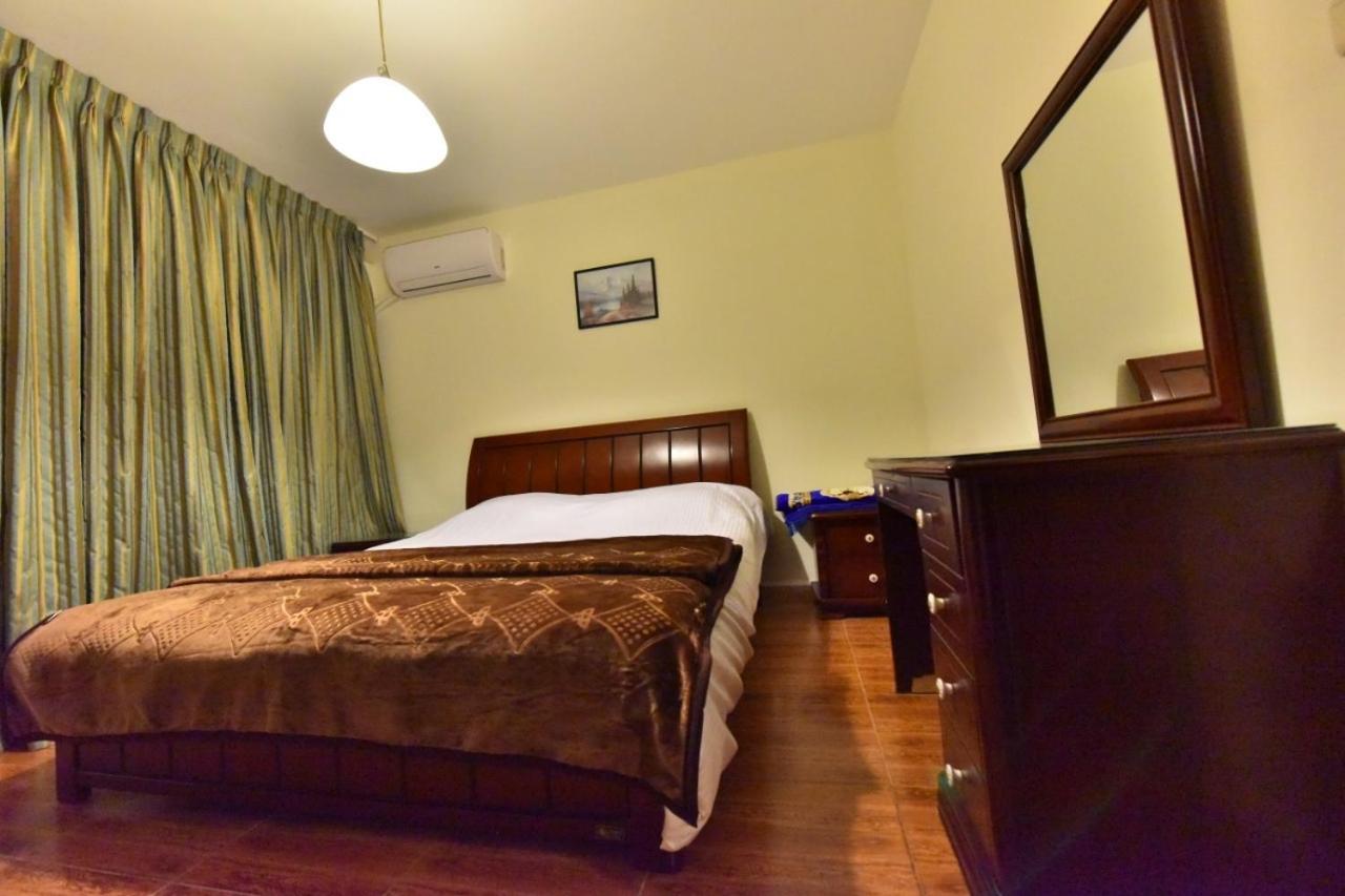 Al Farooq Hotel Apartments Амман Екстер'єр фото