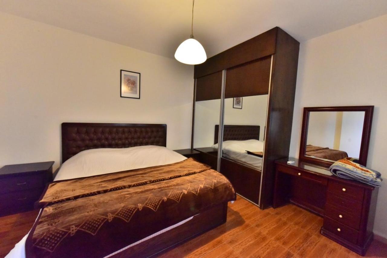 Al Farooq Hotel Apartments Амман Екстер'єр фото