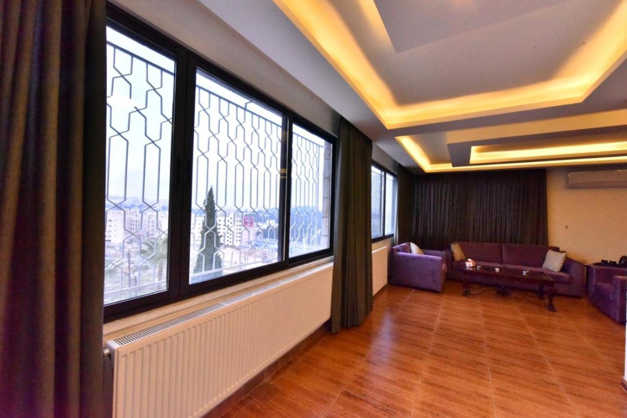 Al Farooq Hotel Apartments Амман Екстер'єр фото