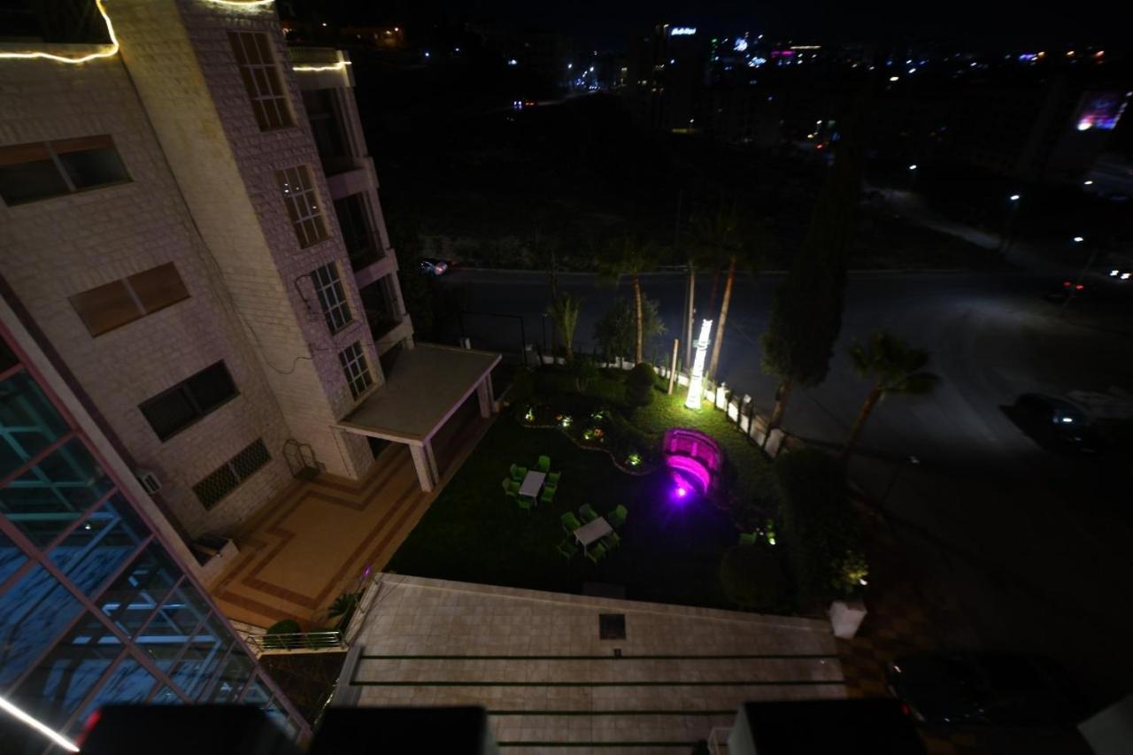 Al Farooq Hotel Apartments Амман Екстер'єр фото