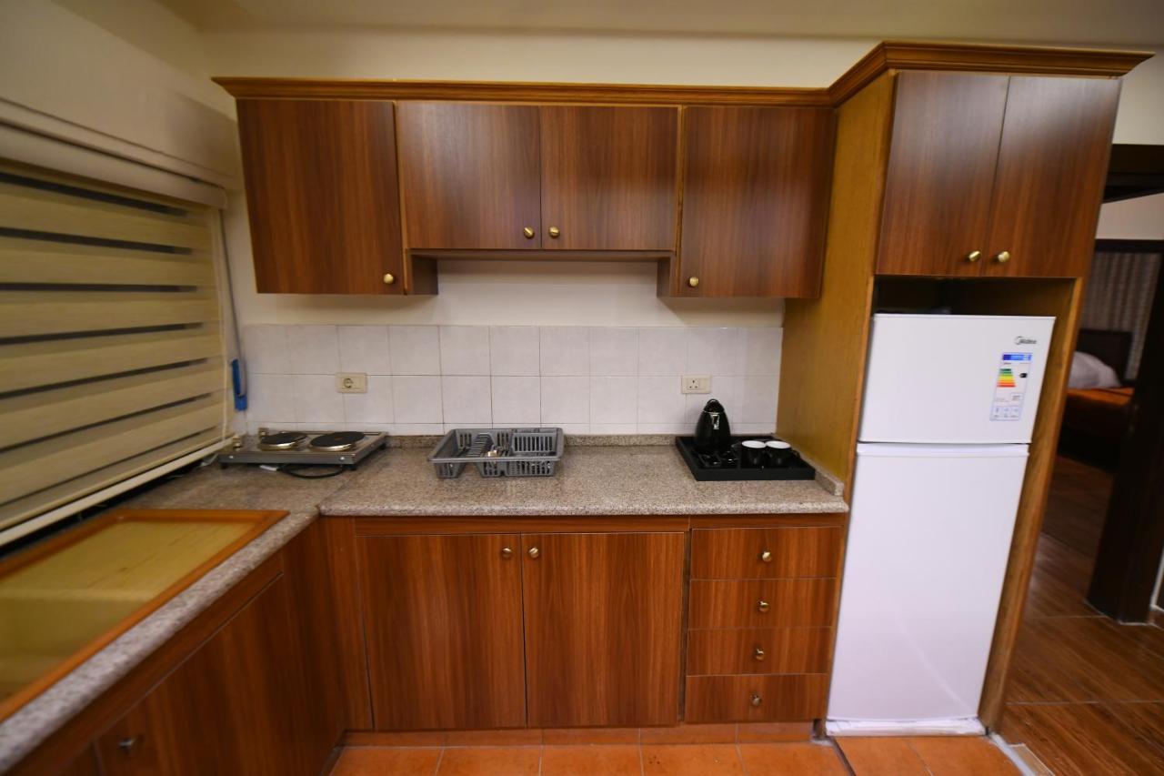Al Farooq Hotel Apartments Амман Екстер'єр фото
