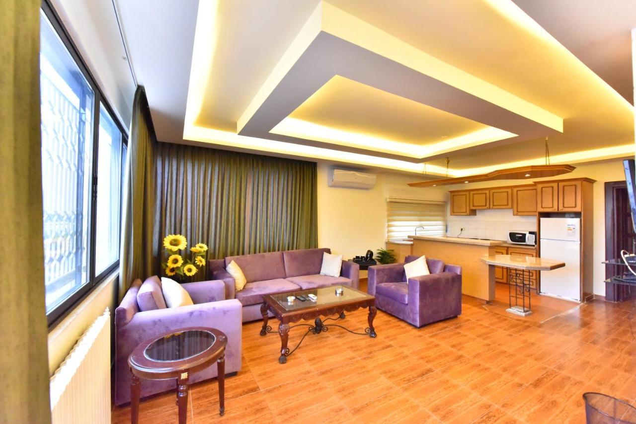 Al Farooq Hotel Apartments Амман Екстер'єр фото