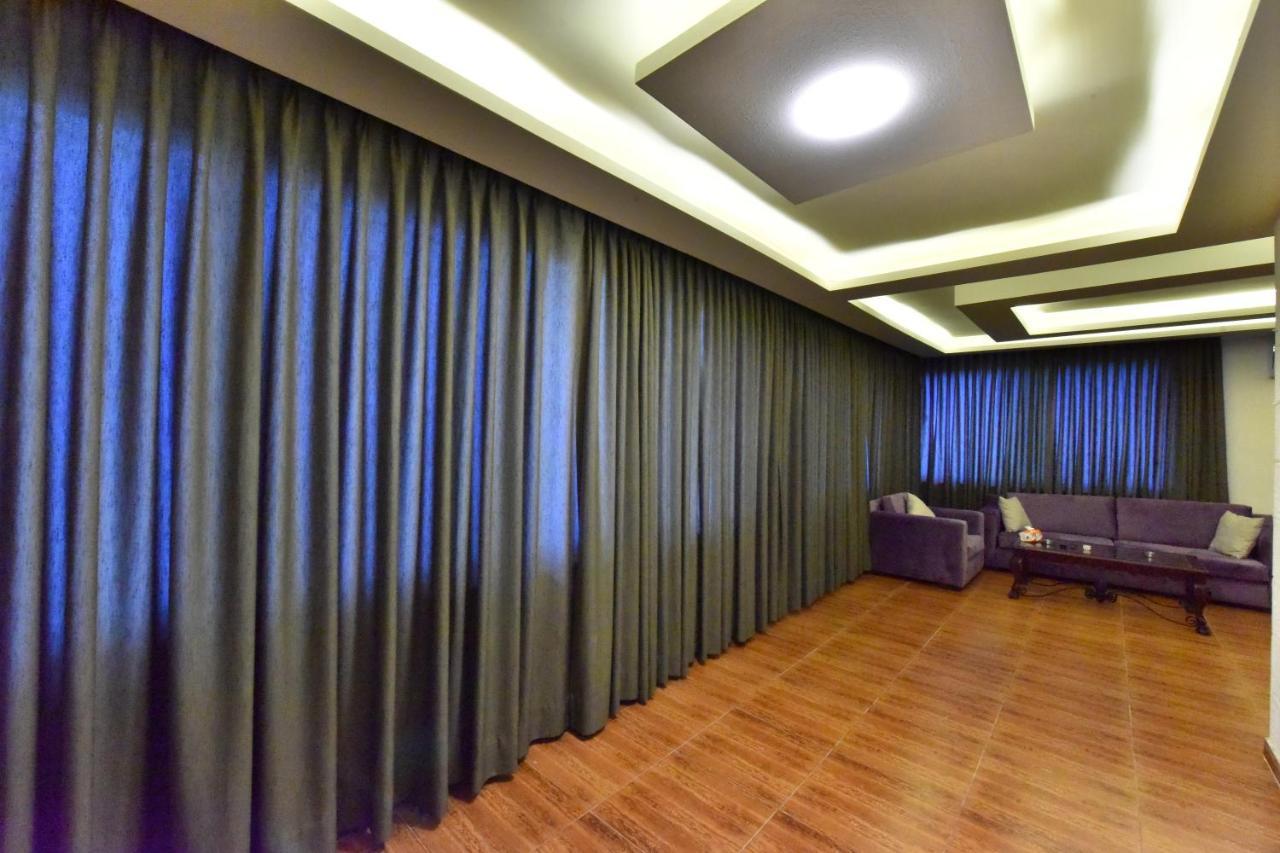 Al Farooq Hotel Apartments Амман Екстер'єр фото