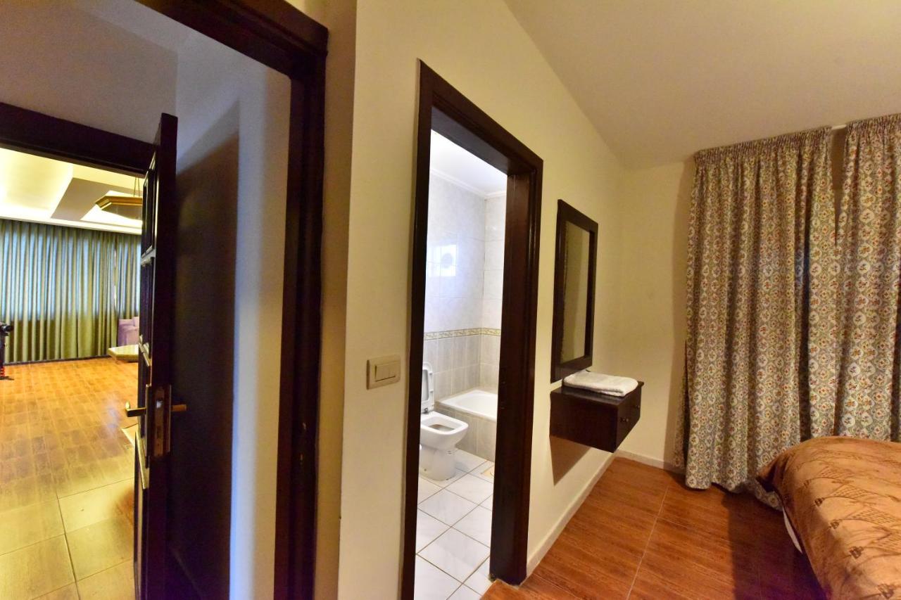 Al Farooq Hotel Apartments Амман Екстер'єр фото